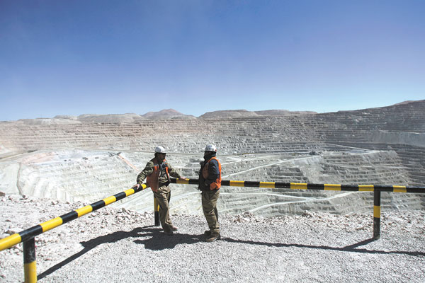 <p>Analistas creen que BHP intentará otros objetivos tras desistir de Anglo: mencionan que podría apuntar a Antofagasta o Lundin</p>