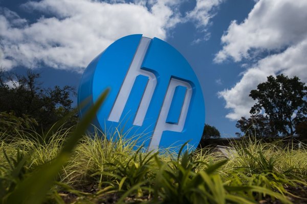 Acción de HP se dispara tras informar primer alza en ventas de PC en dos años y favorables proyecciones por IA
