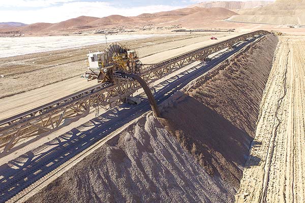 Grupo Luksic busca viabilizar inyección de US$ 1.200 millones en Minera Zaldívar