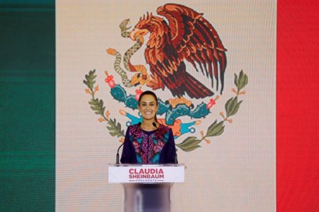 Las oportunidades y riesgos para el próximo sexenio en México, según Capital Economics