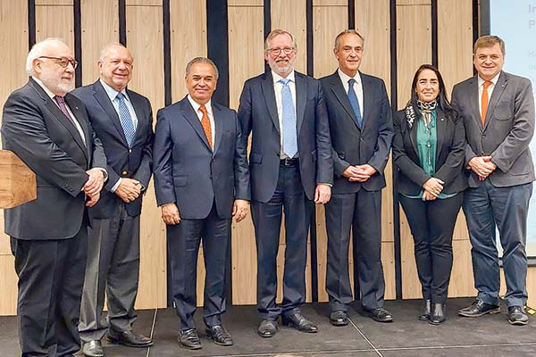 <p>El gremio reconoció la gestión de una empresa y dos ingenieros.</p>