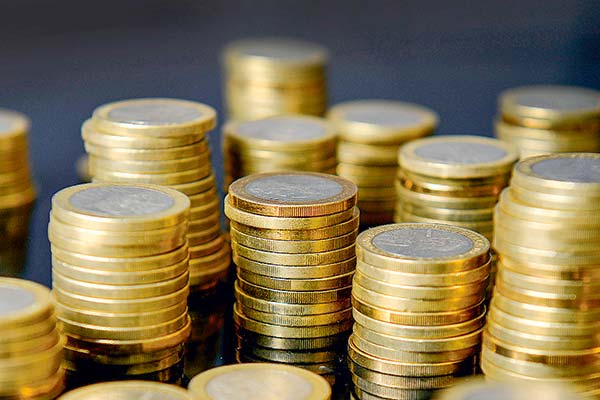 <p>Pese a alzas de impuestos, la recaudación tributaria se ha mantenido plana en la última década</p>