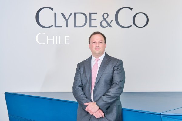 <p>Clyde & Co ficha nuevo director legal tributario</p>