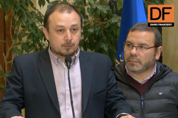 <p>Ahora en DF | PC y PS proponen proyecto que permitiría elegir entre las AFP o el solidario de las FFAA, en caso de ser rechazada la reforma previsional</p>