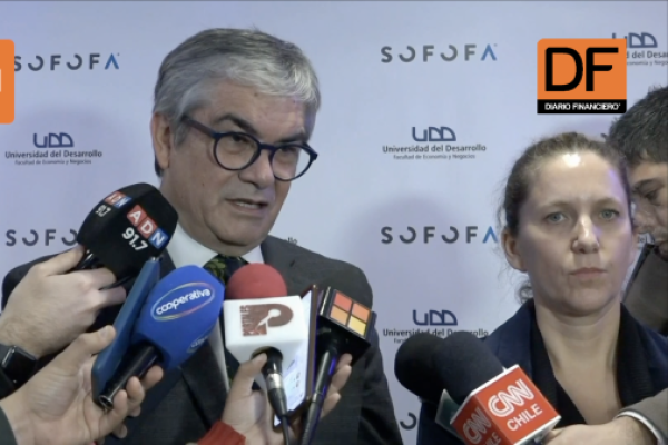 <p>Ahora en DF | Ministro Marcel y reforma previsional: “El tensionar las cosas en torno a los retiros de fondos es jugar con fuego en este tipo de escenario”</p>
