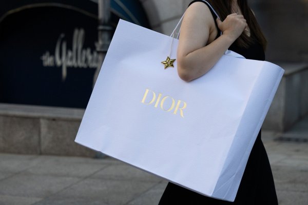 <p>Unidad de Dior Italia es puesta bajo control judicial por casos de explotación laboral</p>