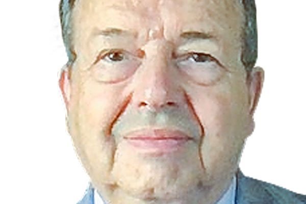 Competencia en el sector eléctrico: el costo de una normativa rezagada