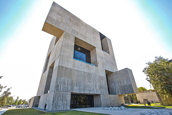 <p>El plan del Centro de Innovación de la U. Católica para expandirse en el país y la región</p>