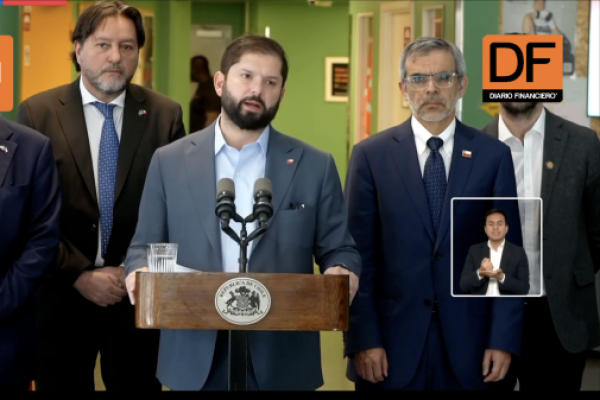 <p>Ahora en DF | Sistema frontal: Boric lamenta fallecimiento de persona en Linares y no descarta ampliar zona de catástrofe</p>