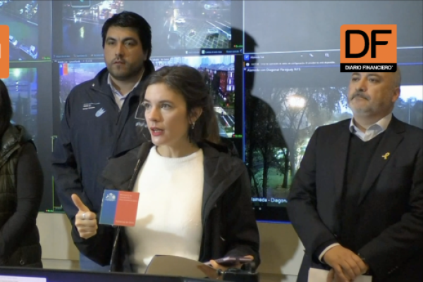 <p>Ahora en DF | Sistema frontal en la RM: ministra Vallejo informa que hay “26 puntos críticos que ya están anegados”</p>
