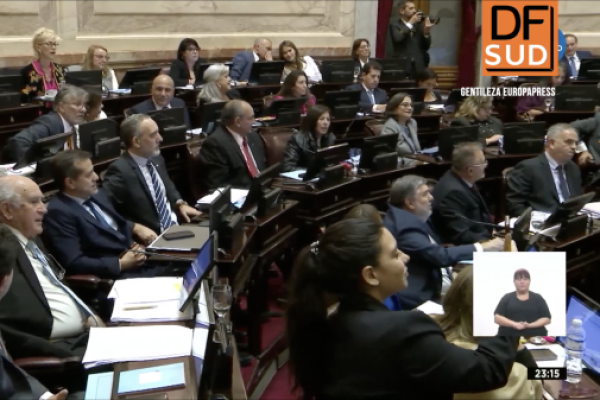 <p>Ahora en DF SUD | El Senado de Argentina aprueba la reforma estrella de Milei</p>