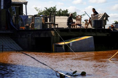 Inundaciones dejan a brasileños ante sombría disyuntiva: ¿reconstruir o marcharse?