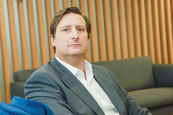 Gonzalo Falcone, CEO de SURA Investment: “Hay potencial para invertir en infraestructura en Chile”