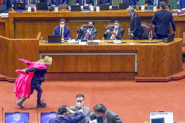 La economía chilena sigue pagando el costo de los retiros previsionales