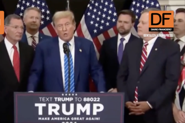 <p>Ahora en DF | Trump vuelve al Capitolio por primera vez desde el asalto y destaca "unidad" de republicanos</p>