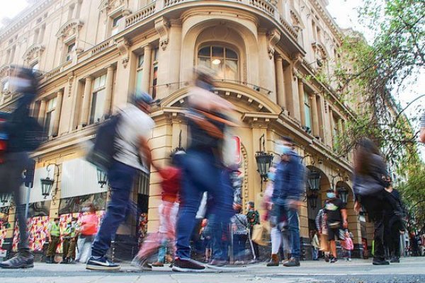 Cadem: Expectativas de consumo llegan a 34%, nivel más alto desde marzo de 2022