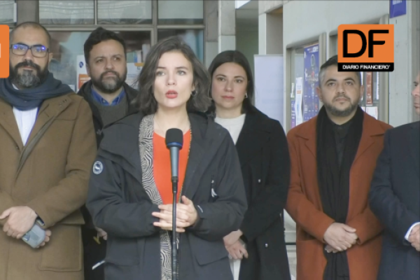<p>Ahora en DF | Vallejo confirma coordinación para retiro de paneles en suelo chileno: “Esperamos que durante estos días se materialice”</p>