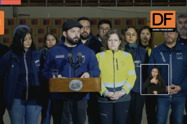 <p>Ahora en DF | Boric anuncia aporte de hasta 50 UF en el bolsillo electrónico para la reparación de daños causados por sistema frontal</p>