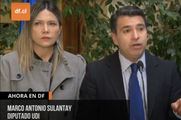 <p>Ahora en DF | Diputados UDI exigen al ministro de Energía que se “haga cargo” del alza de la luz: “Es importante que hable claro y busque una solución”</p>
