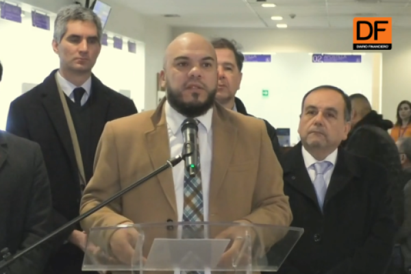 <p>Ahora en DF | Gobierno crea registro de 680 empresas formales para evitar fraudes en las ventas de vehículos y combatir mercado informal de autos robados</p>