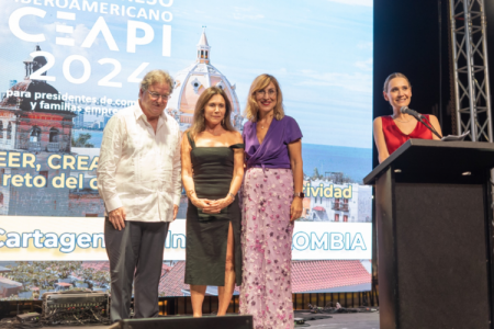 Familia Luksic es reconocida por "su trayectoria empresarial en Chile" en Congreso Iberoamericano