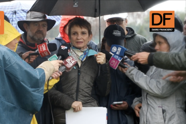 <p>Ahora en DF | Emergencia por sistema frontal: ministra Tohá informa que 87 mil clientes no poseen suministro eléctrico</p>