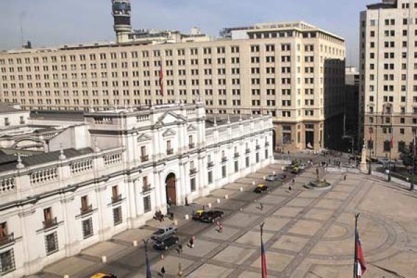 El empleo y los salarios en el sector público volvieron a repuntar durante abril