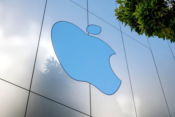 Bruselas acusa a Apple de violar las normas de competencia de la UE