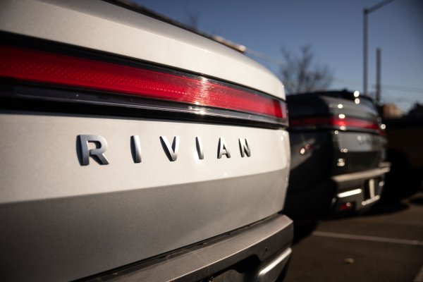 <p>Volkswagen invertirá US$ 5 mil millones en una empresa conjunta con la startup de vehículos eléctricos Rivian</p>
