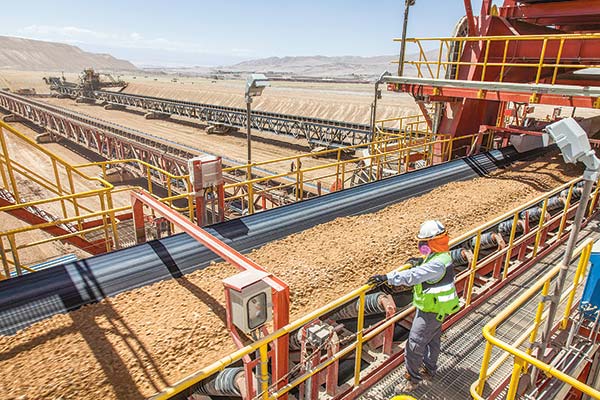 <p>Costo promedio de la electricidad en mineras chilenas supera en 19% al resto de los productores del mundo</p>
