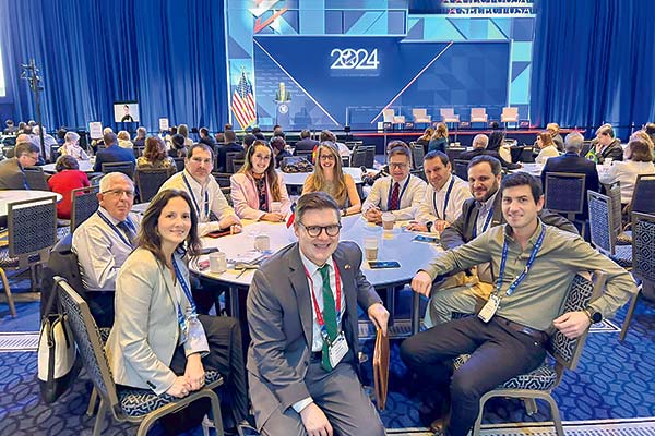 Reuniones con Blinken y gobernadores de estados clave: el balance de la misión empresarial chilena en mega cumbre de inversiones en Estados Unidos