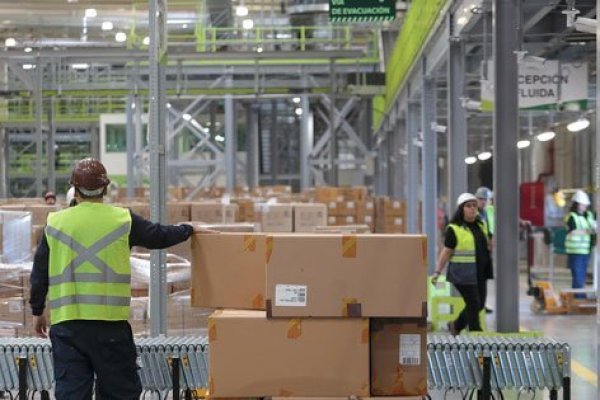 <p>Tasa de desempleo vuelve a reducirse, pero de la mano de la ocupación informal y del sector público</p>