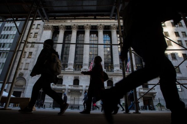 <p>La inflación en EEUU se enfría en mayo y el gasto de los consumidores sube moderadamente</p>
