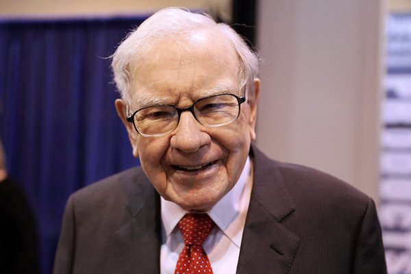 Warren Buffett dona una multimillonaria cifra récord en acciones de Berkshire a Fundación Bill y Melinda Gates y otras organizaciones benéficas