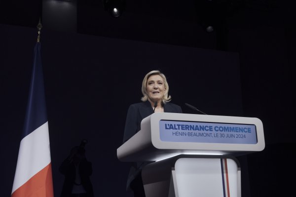 Extrema derecha de Le Pen gana primera vuelta en elecciones parlamentarias de Francia y apunta a la mayoría