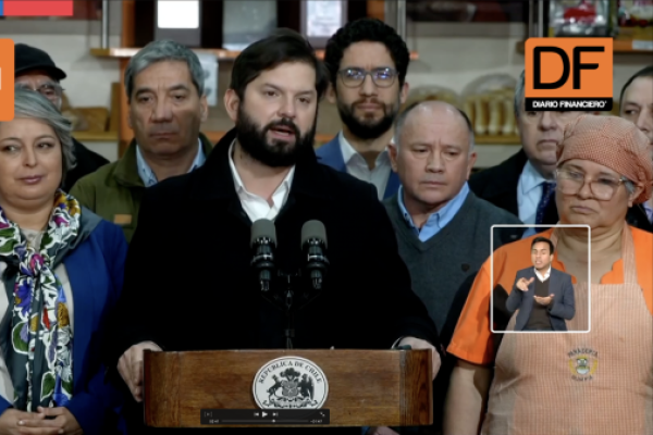 <p>Ahora en DF | Boric afirma que la ampliación del subsidio eléctrico implicará un descuento de 7% en las cuentas de la luz</p>