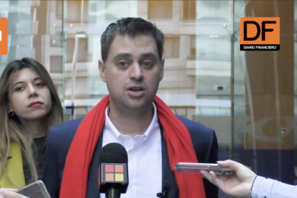 <p>Ahora en DF | Diputados PS entregan antecedentes al fiscal nacional por el “Caso Hermosilla”: “Hoy hay un intento de sembrar la impunidad”</p>