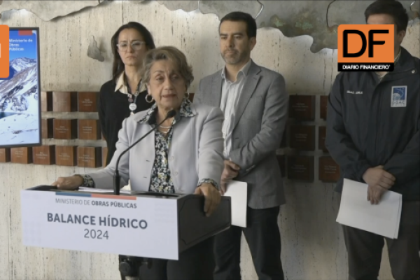 <p>Ahora en DF | MOP realiza balance hídrico del primer semestre de 2024: “Ha sido un buen año, pero no significa que la sequía terminó”</p>