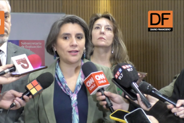 <p>Ahora en DF | Encuesta Casen: extranjeros representan casi 9% de la población total en Chile</p>