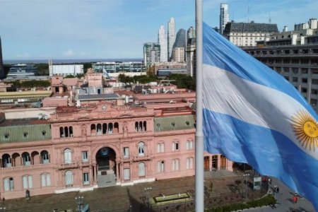 Otro día volátil para los mercados argentinos, mientras Milei llama a la calma
