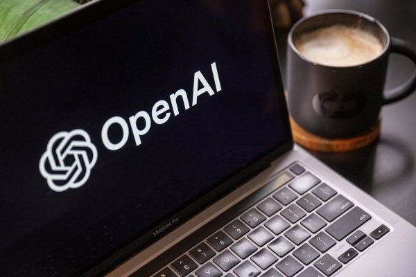 Apple asegura un puesto de observador en directorio de OpenAI