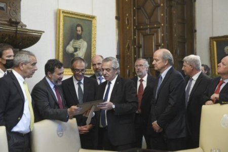 Empresarios chilenos viajarán a Argentina para explorar oportunidades que generará la Ley Bases