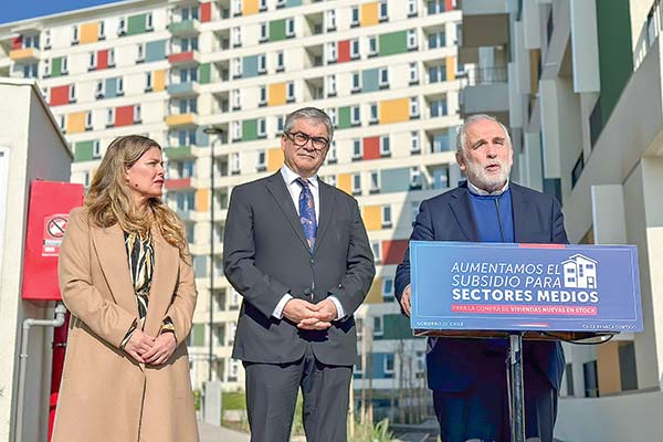Gobierno y BancoEstado anuncian modificaciones a los subsidios y nuevo "hipotecazo" para la adquisición de viviendas de clase media