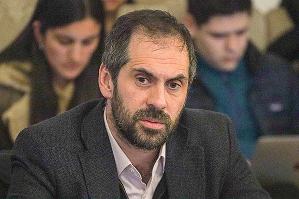 Nueva propuesta de institucionalidad para impulsar permisos plantea menos gasto y aclara funciones