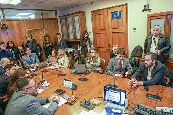 <p>Los ministros de Energía y Economía, Diego Pardow y Nicolás Grau, respectivamente, participaron ayer en la comisión de Economía.</p>