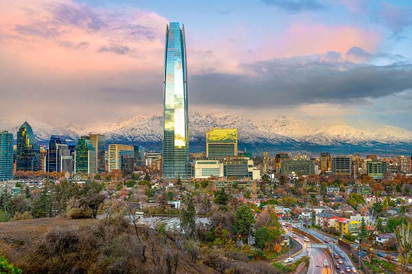 <p>Fitch mantiene la clasificación crediticia de Chile en nivel de A- y con perspectiva estable</p>