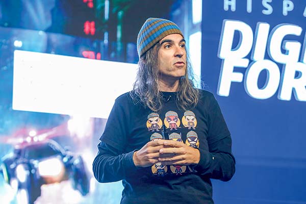 <p>“Chema” Alonso, chief digital officer de Telefónica: “En el futuro veremos ataques psicológicos a humanos digitales para robar información”</p>