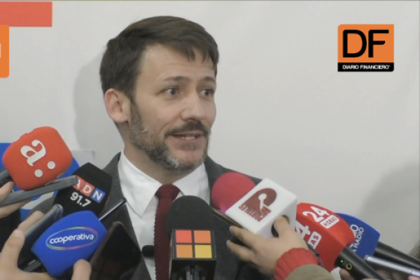 <p>Ahora en DF | Alzas en cuentas de la luz: ministro Pardow asegura que “como Ejecutivo siempre vamos a estar disponible” para una interpelación</p>
