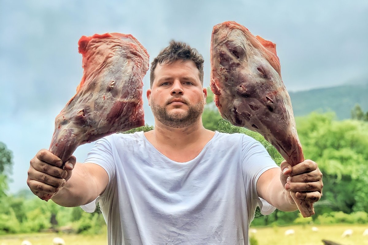 <p>Influencer parrillero Chilean Butcher abre bar de carnes en Nueva Costanera</p>