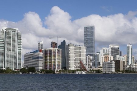 Crece interés de inversionistas chilenos por activos inmobiliarios en el "Cinturón del sol" en Estados Unidos
